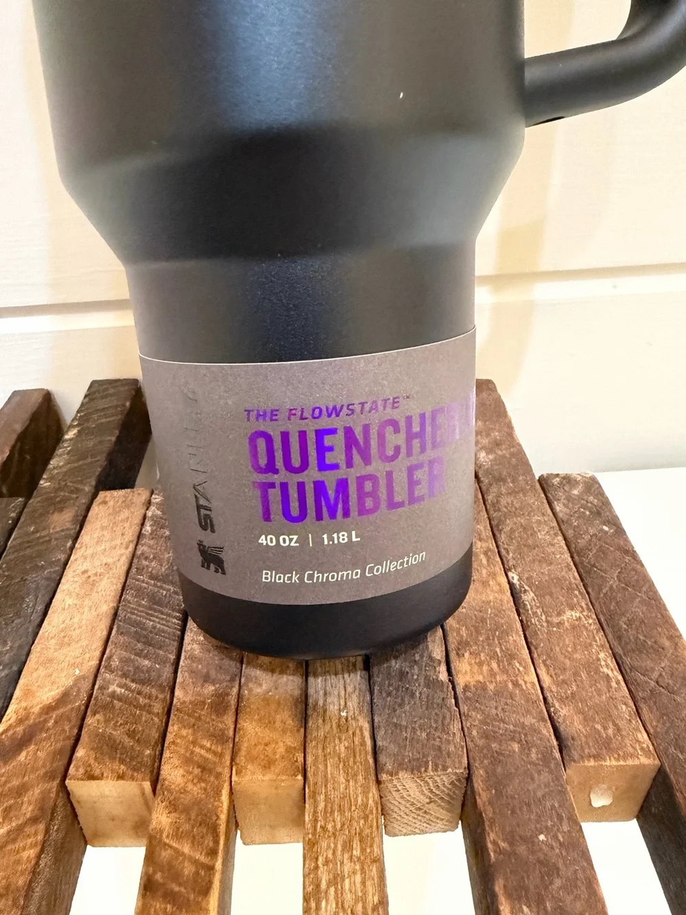 Stanley The Black Chroma Quencher H2.0 FlowState™ Tumbler | 40 OZ - Picture 3 of 4